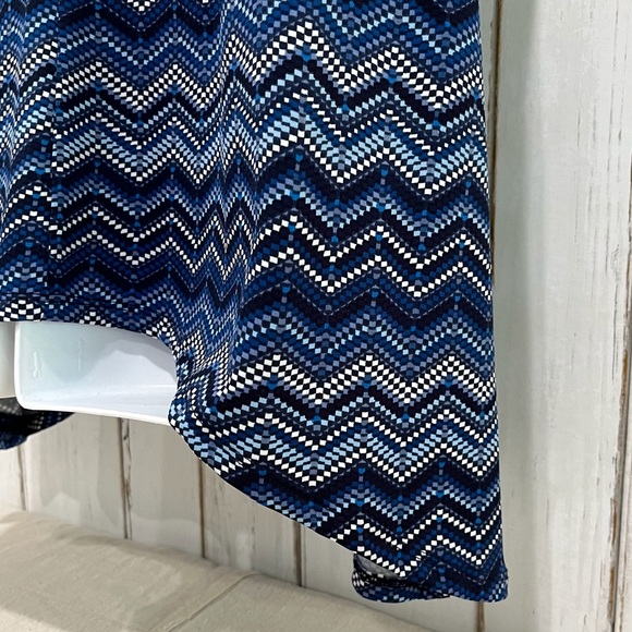 New Directions Blue & White Geometric Chevron Sleeveless Top, SzL - Picture 11 of 15